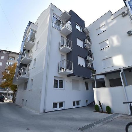 Apartment Sinisa With Garage Novi Sad Eksteriør bilde